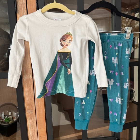 Hanna Andersson Other - Hanna Andersson pajamas set disney frozen princess Anna long sleeve tee pants
